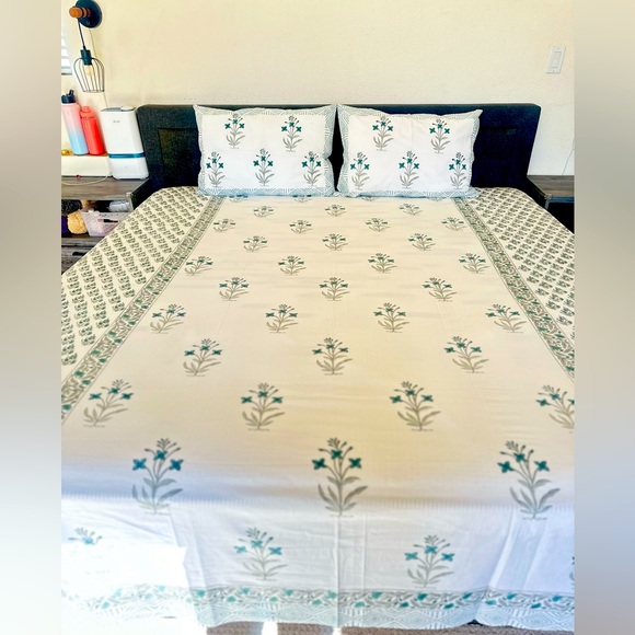 Bedsheets set.
